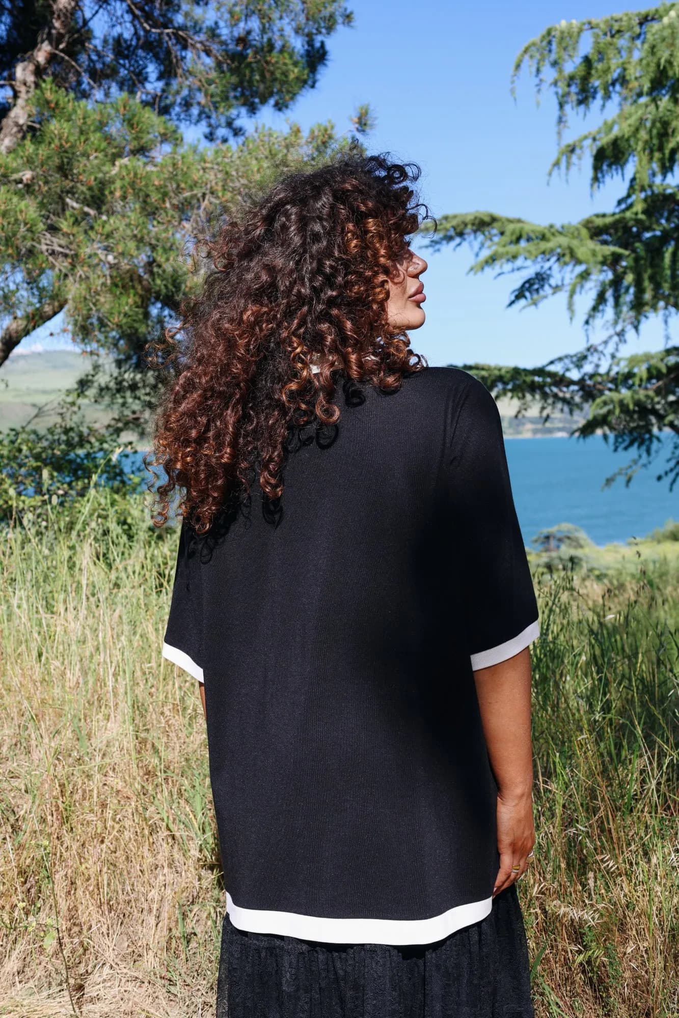 Contrast Trim Button-Front Blouse 4