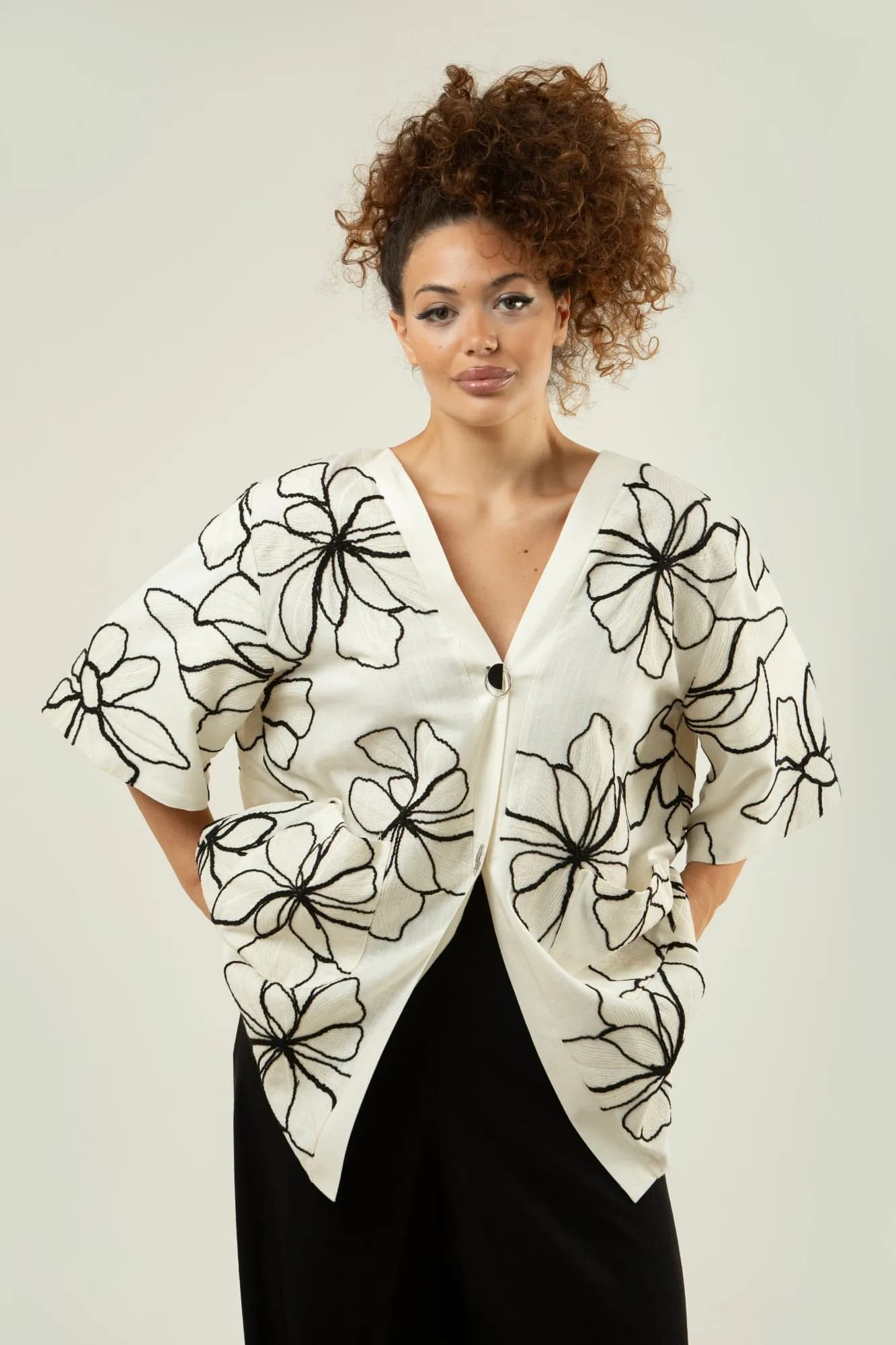 Floral Embroidered Linen-Blend Kimono Cardigan 2